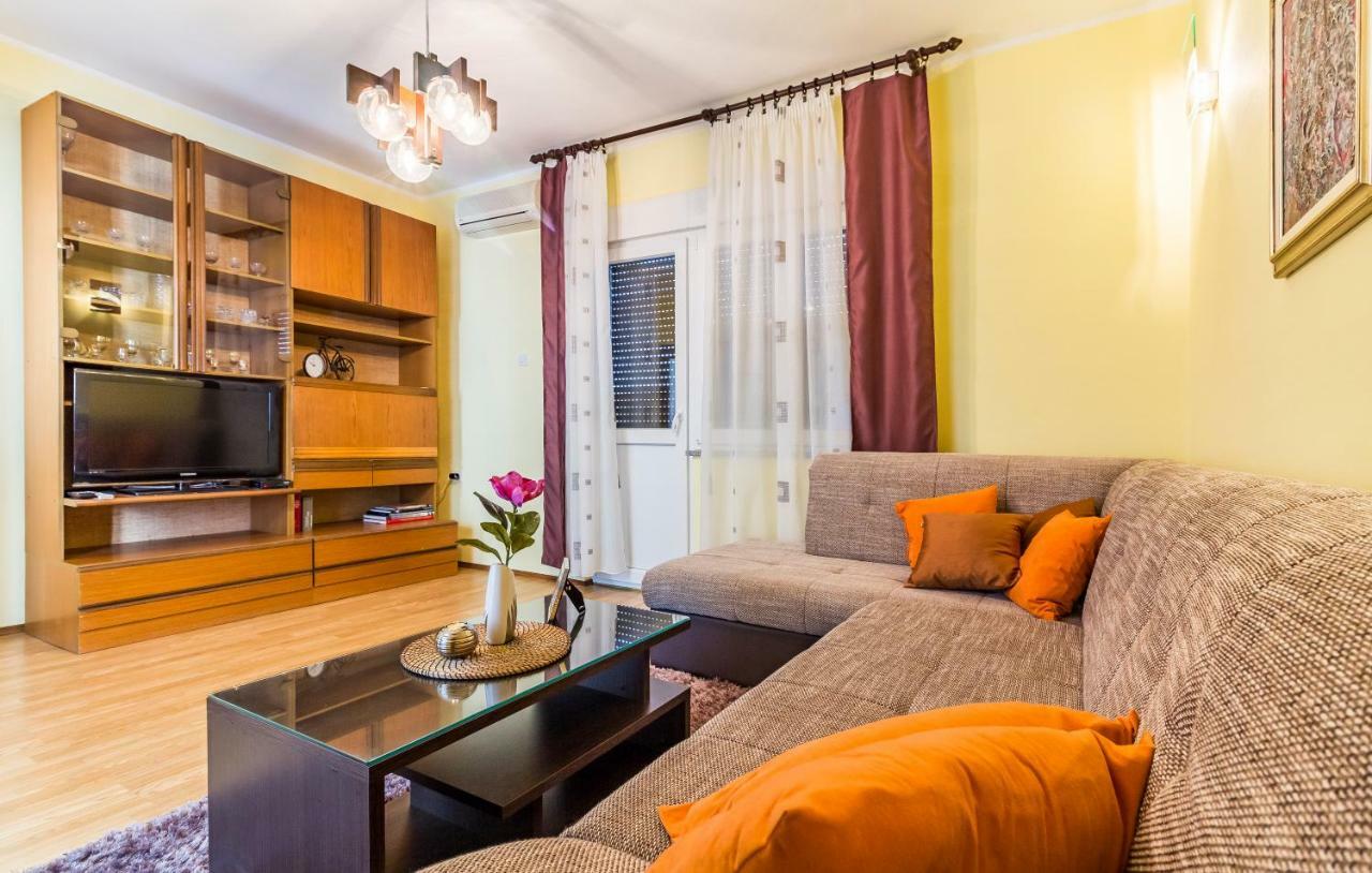 Pula Apartment ภายนอก รูปภาพ