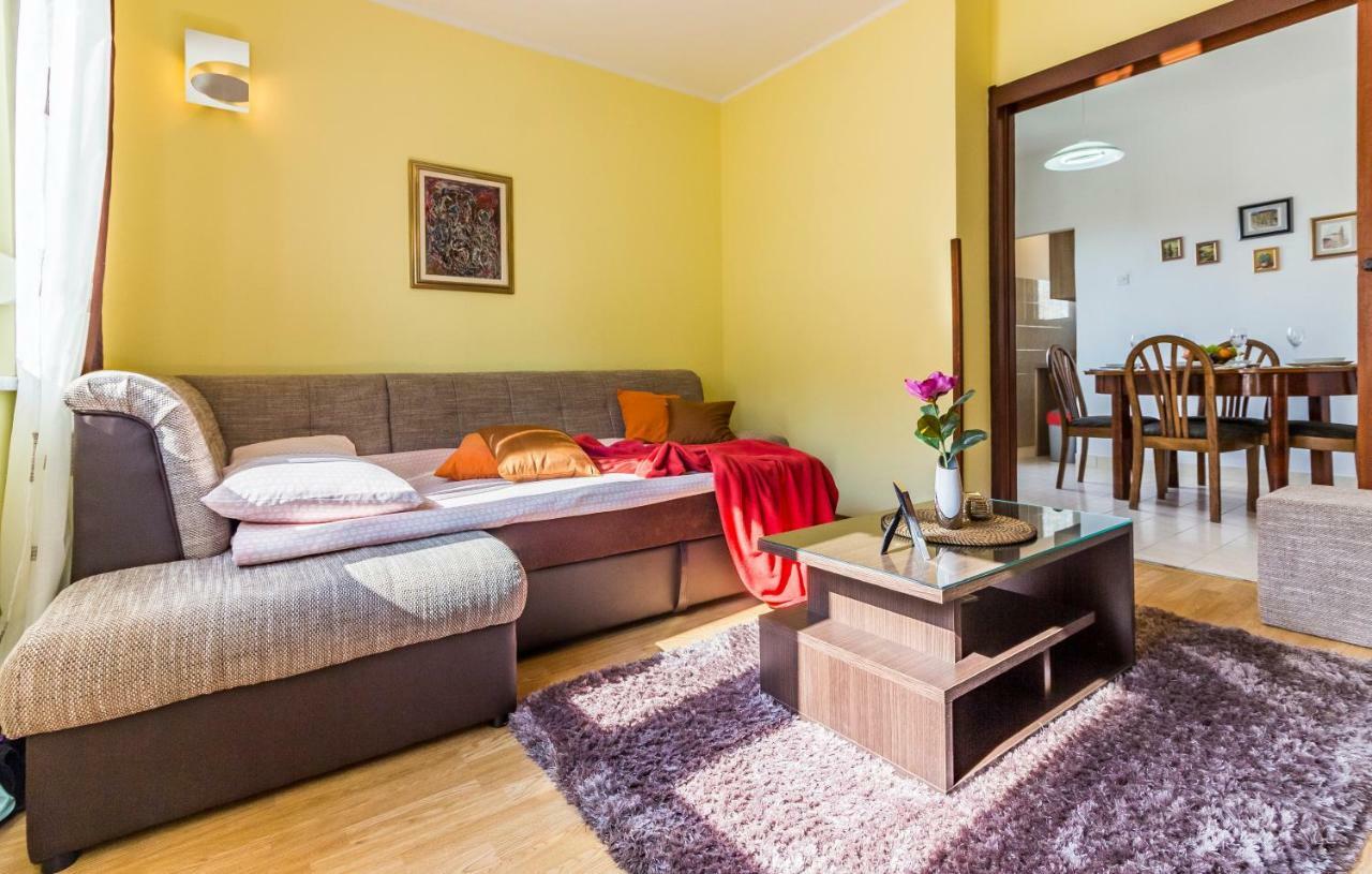 Pula Apartment ภายนอก รูปภาพ